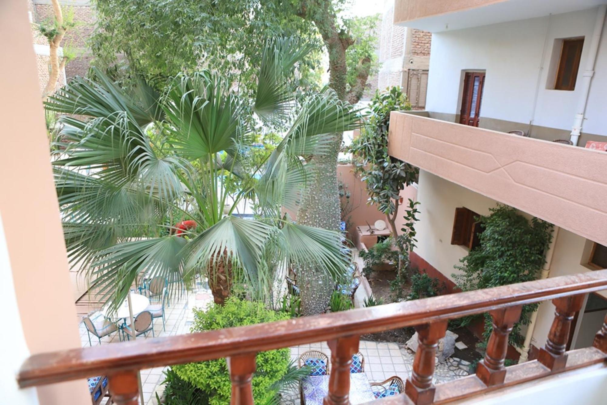 Amon Hotel Luxor Exteriör bild