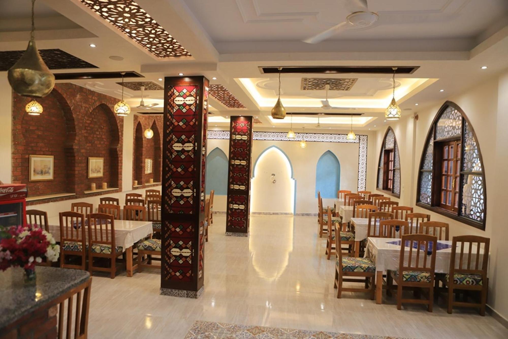 Amon Hotel Luxor Exteriör bild